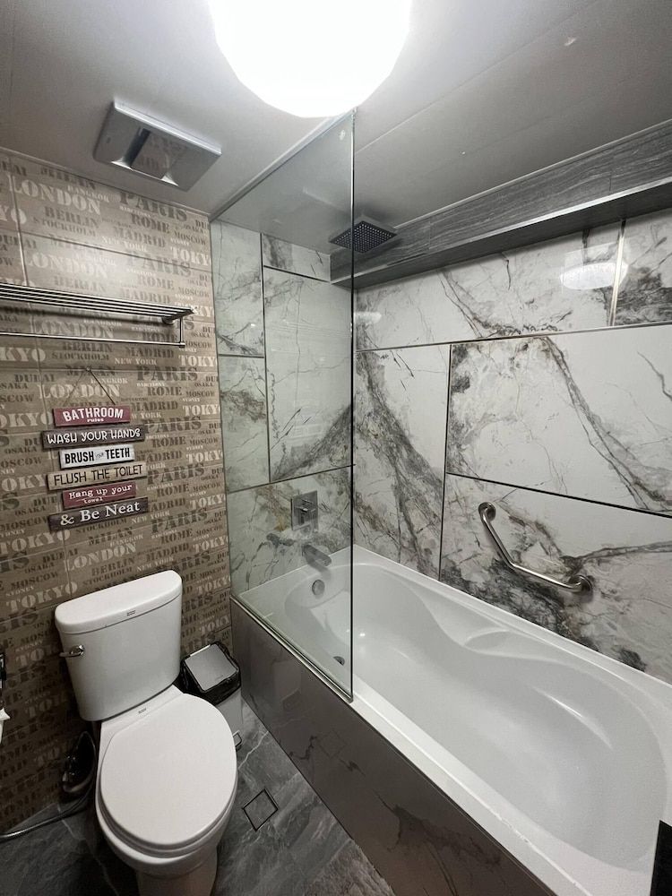 CLOCKWORKORANGE Luxury Suites Superior Room 4