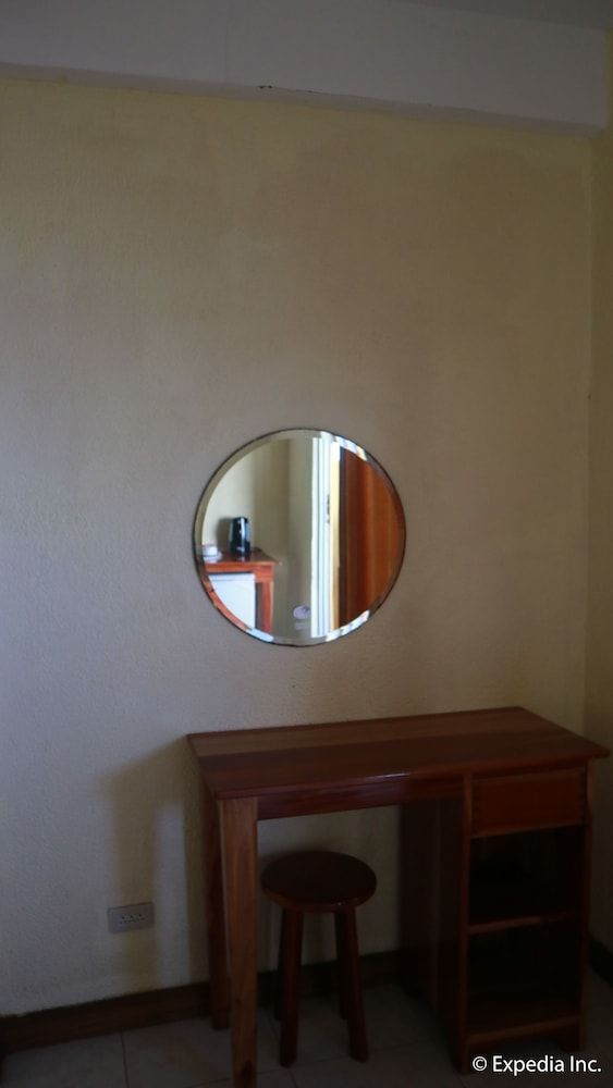 Golden Sunset Beach Club Deluxe Room 2