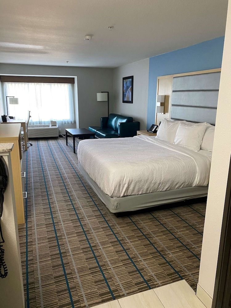 Best Western Brigham City Inn & Suites Standard Room, 1 King Bed, Accessible, Refrigerator & Microwave (with Sofabed) 2