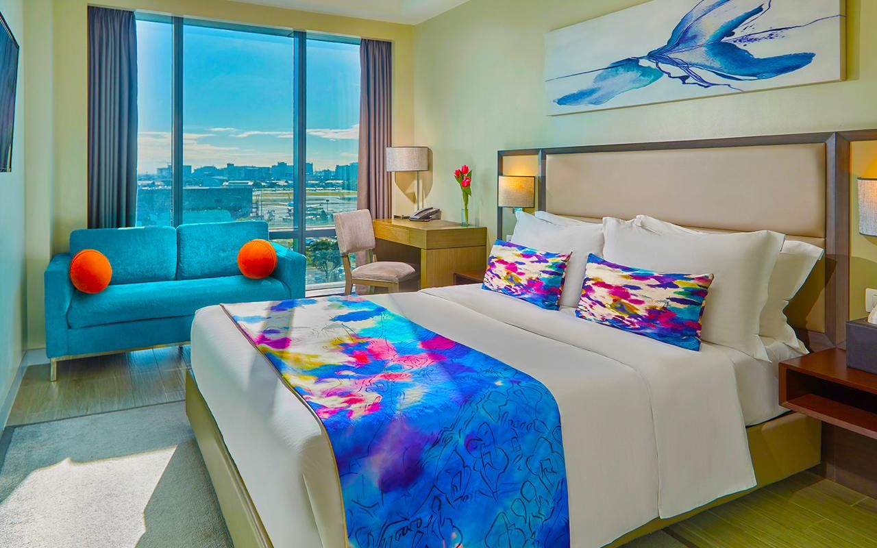 Standard Queen with Access to Pool and Gym