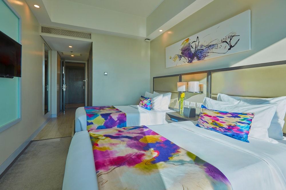 Savoy Hotel Manila near Airport NAIA Terminal 3 MNL Standard Twin with Access to Pool and Gym 3