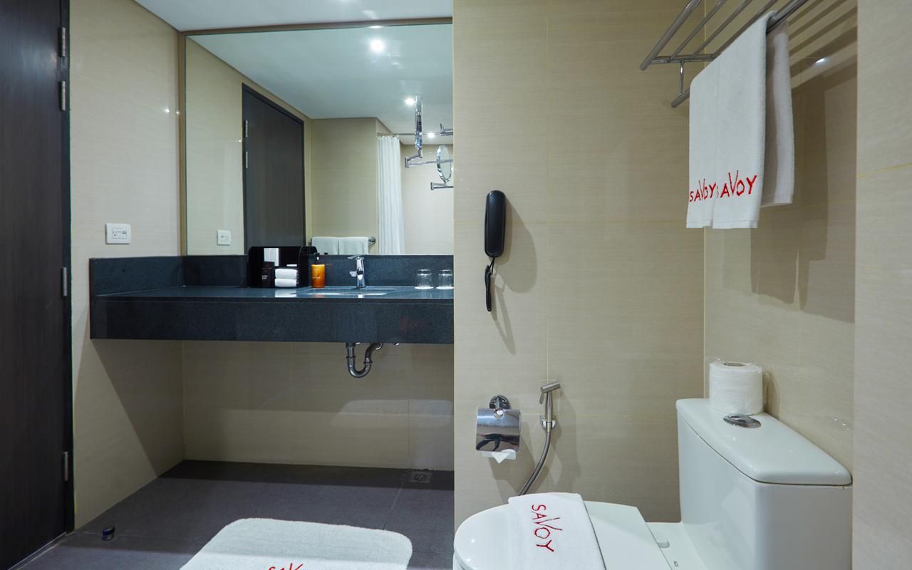 Savoy Hotel Manila near Airport NAIA Terminal 3 MNL Standard Twin with Access to Pool and Gym 6