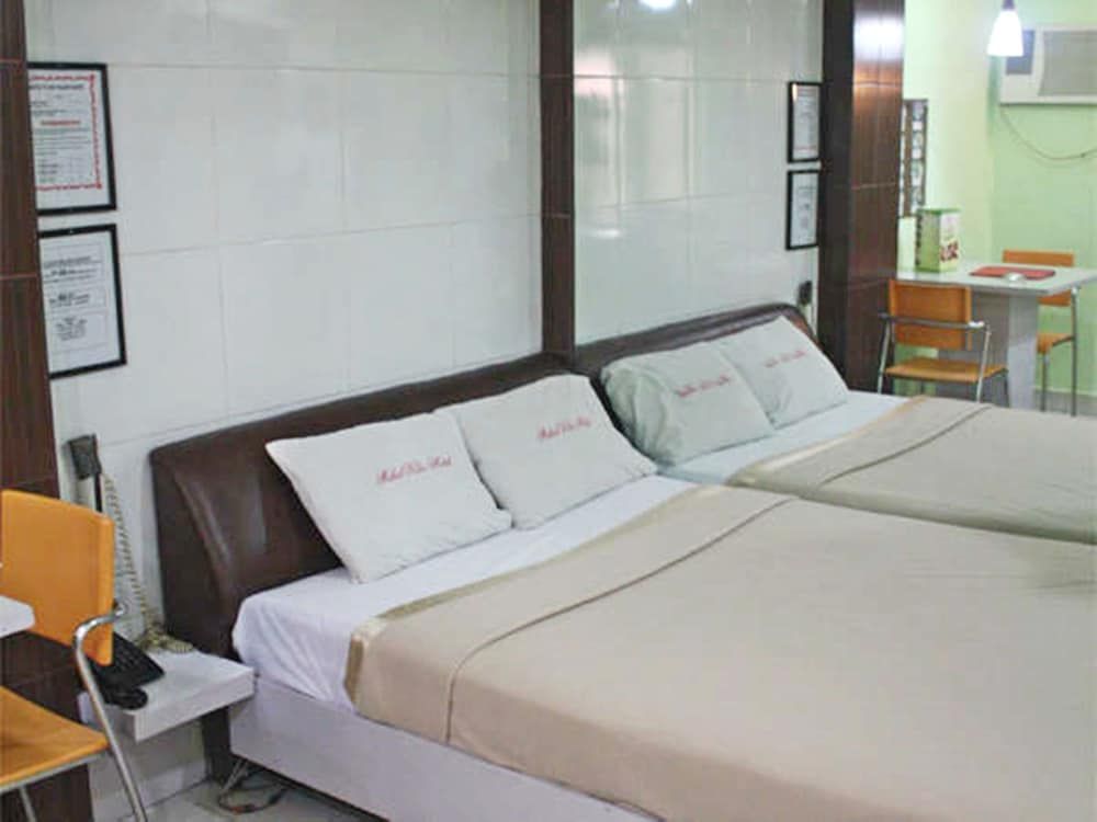 Mahal Kita Drive Inn Standard Room 9