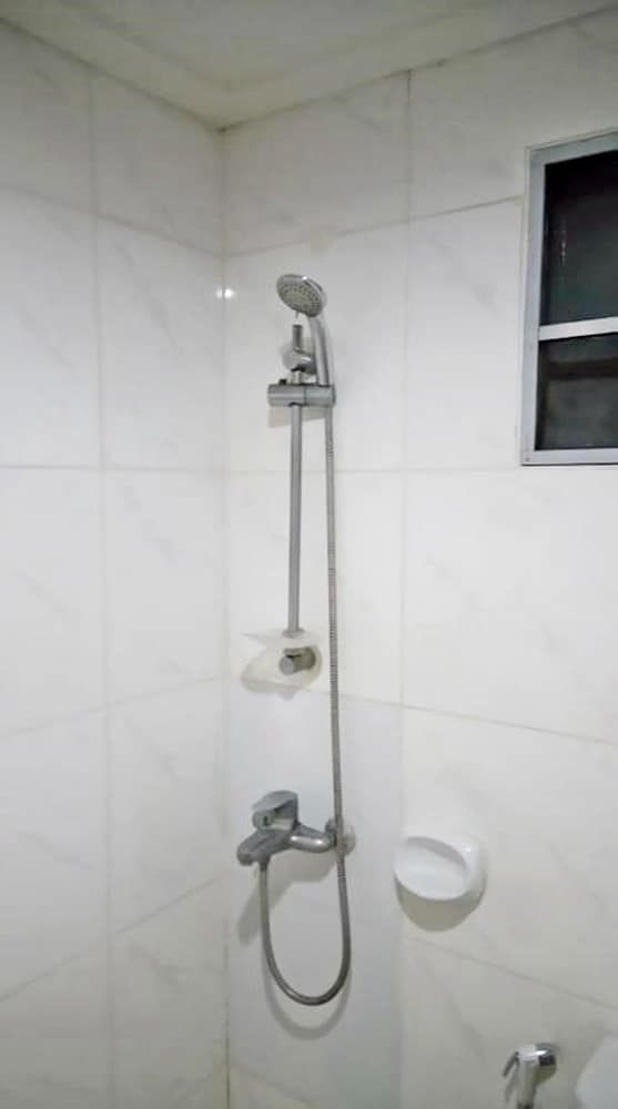 Mahal Kita Drive Inn Standard Room 12