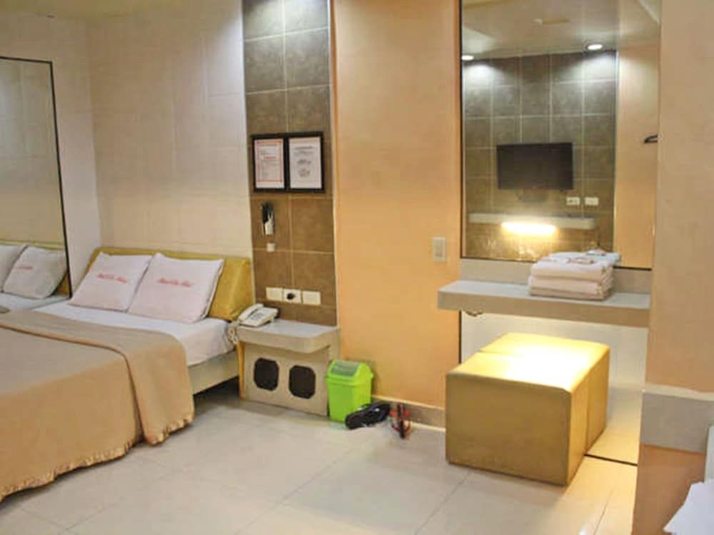 undefined Mahal Kita Drive Inn 4