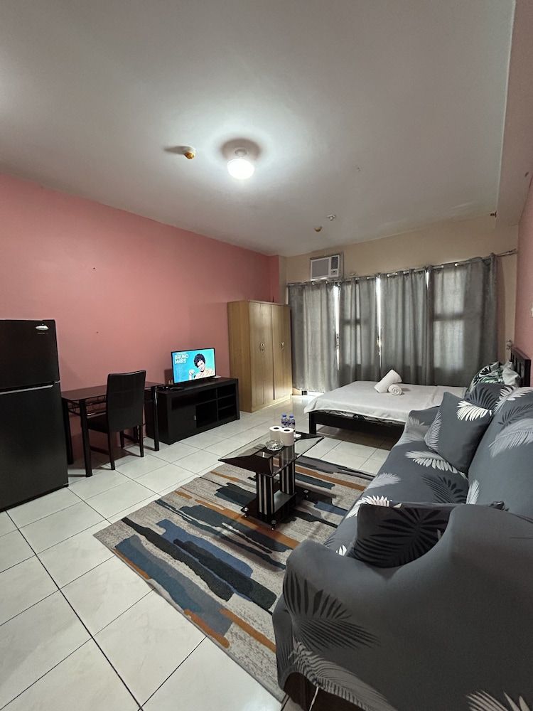 Manila Lee - Malate Bayview Mansion Basic Apartment, 1 King Bed, Balcony, City View 22