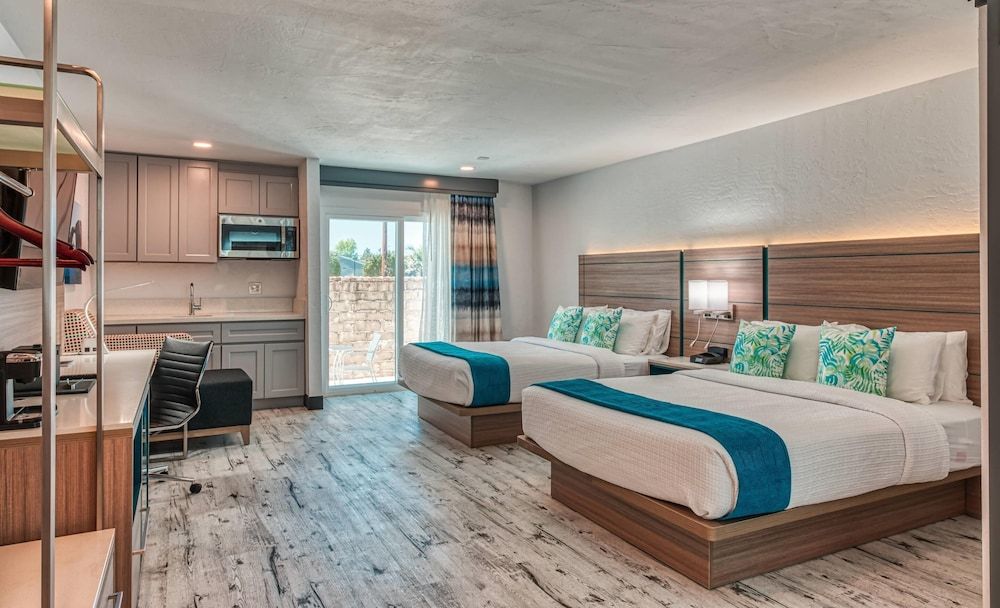 Suite, 2 Queen Beds, Non Smoking (Efficiency)