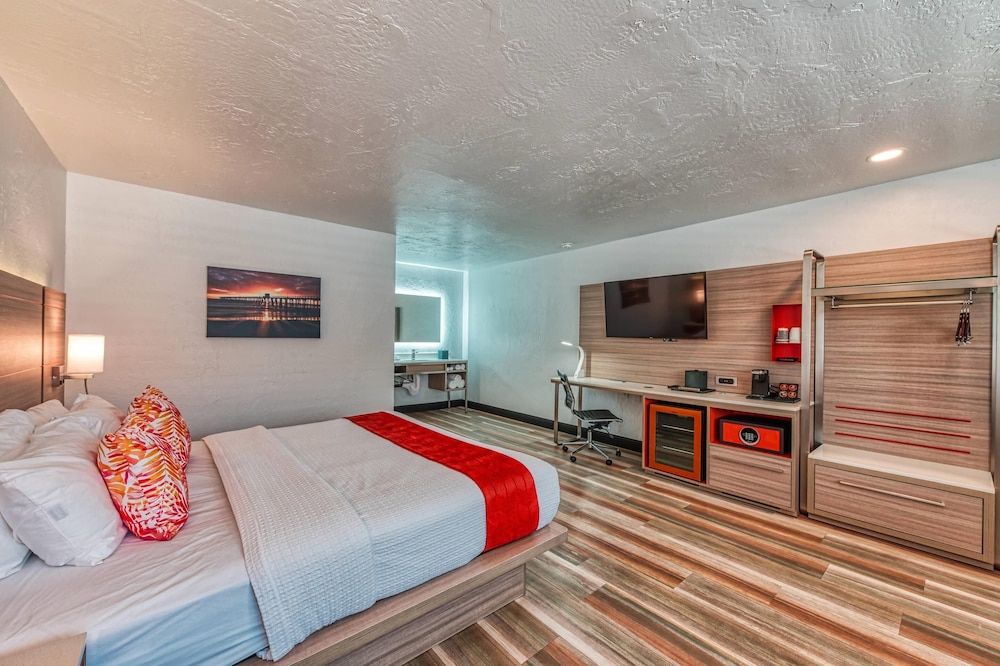 Casa Via Mar Inn, an Ascend Collection Hotel Standard Room, 1 King Bed, Non Smoking 2