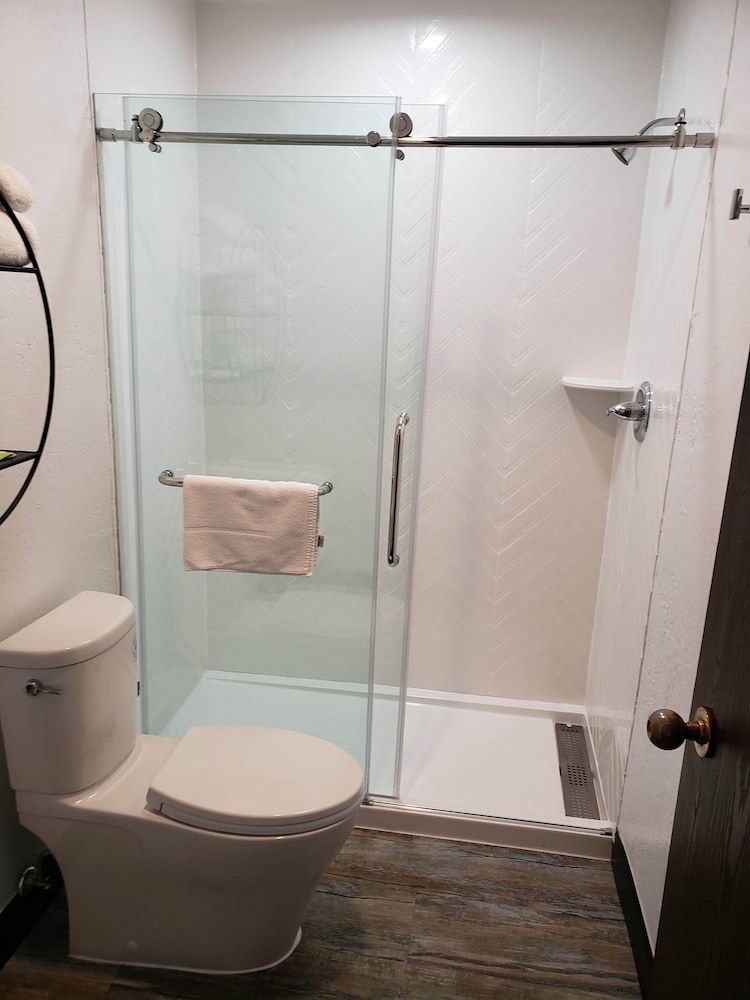 Casa Via Mar Inn, an Ascend Collection Hotel Standard Room, 1 King Bed, Non Smoking 9