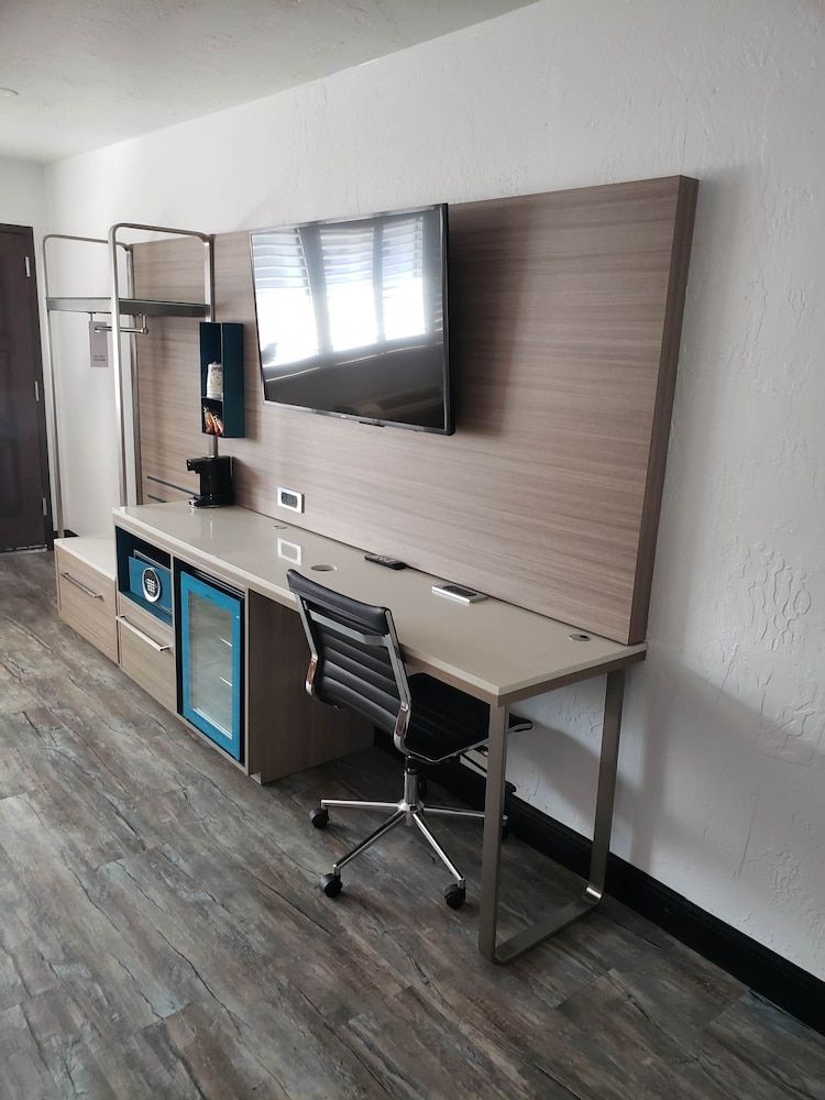 Casa Via Mar Inn, an Ascend Collection Hotel Standard Room, 2 Queen Beds, Non Smoking 13