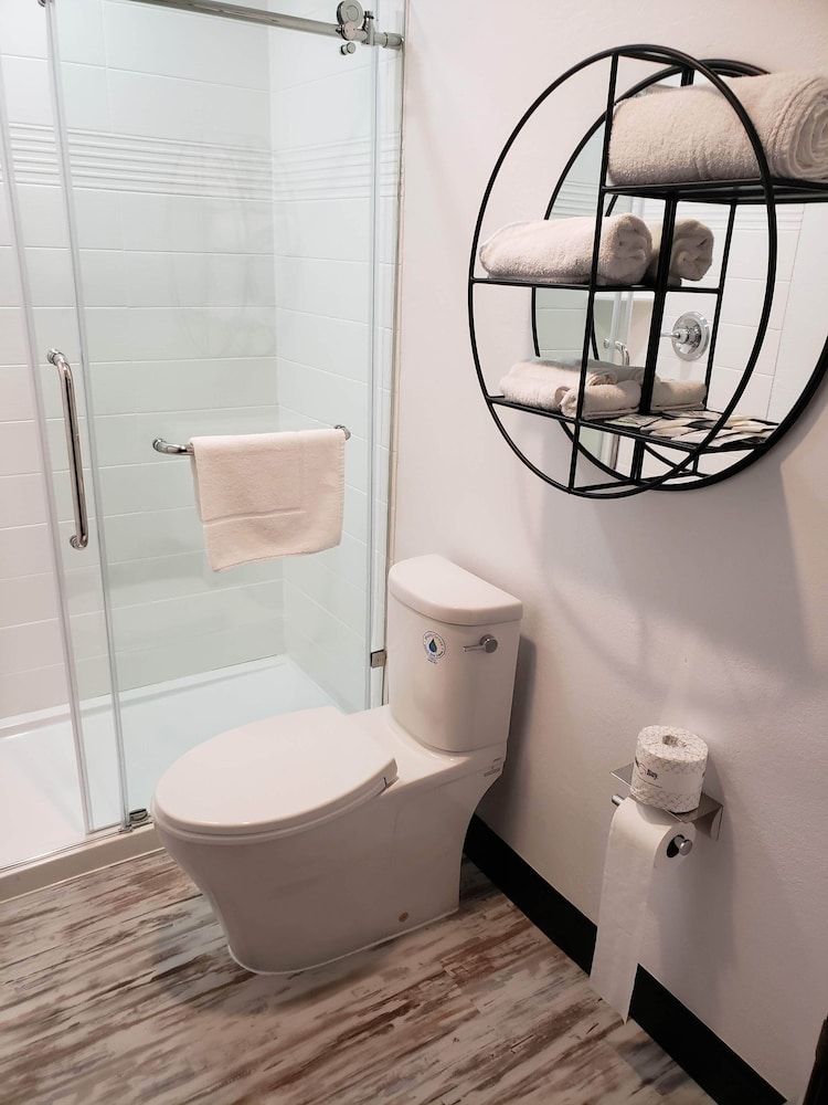 Casa Via Mar Inn, an Ascend Collection Hotel Standard Room, 1 King Bed, Non Smoking 11