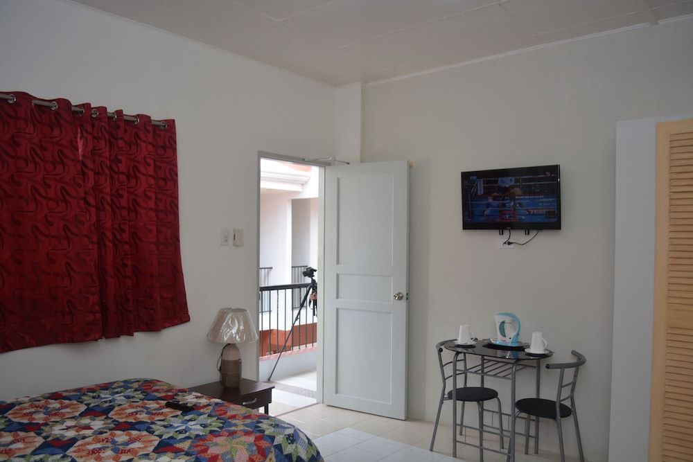 Ashley and Bill's Suites 'N Garden Classic Double Room, 2 Double Beds, Ground Floor 2