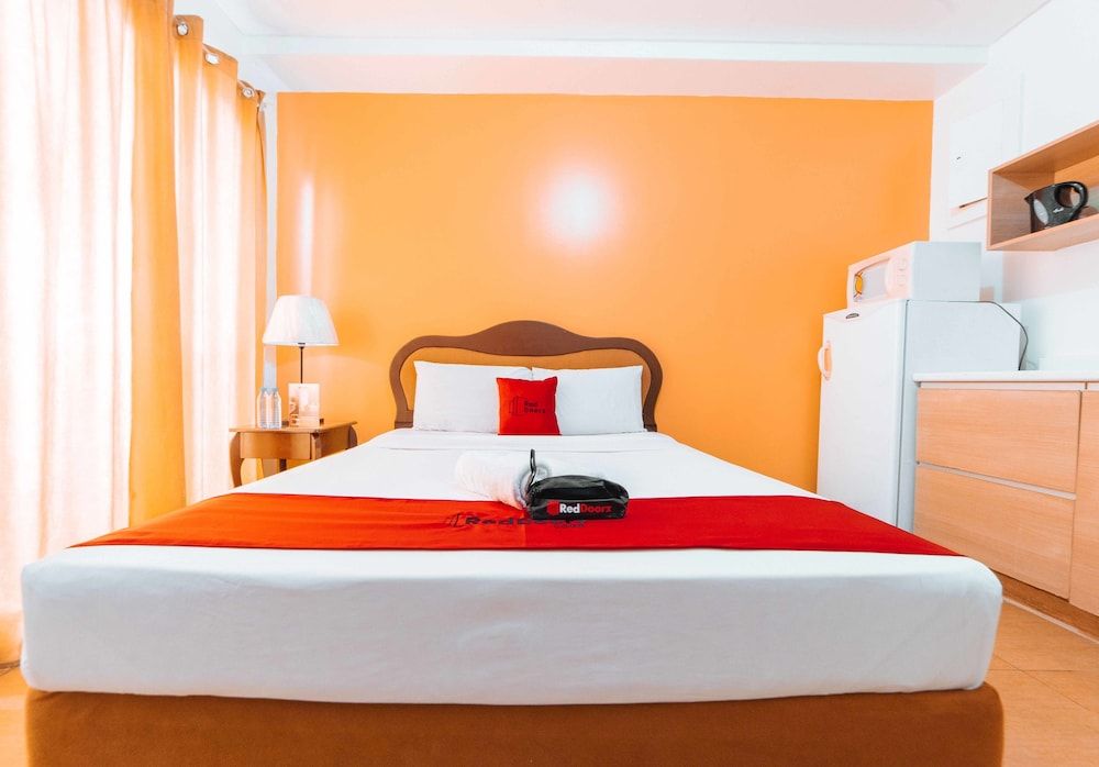 undefined RedDoorz @ Bel Air Soho Suites Makati City 9