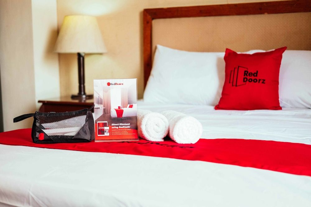 undefined RedDoorz @ Bel Air Soho Suites Makati City 6