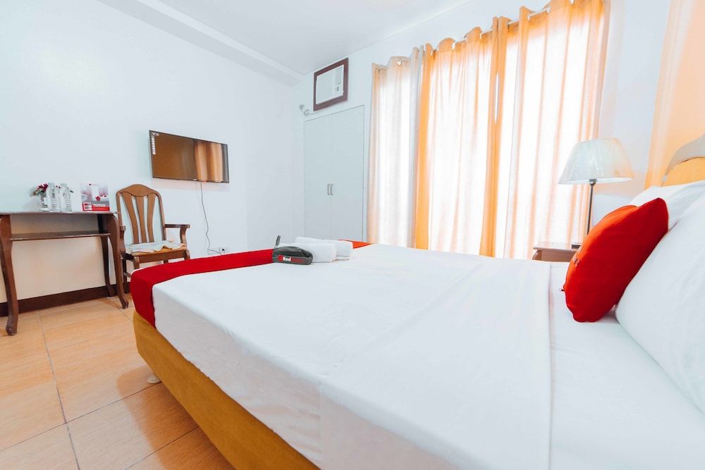 undefined RedDoorz @ Bel Air Soho Suites Makati City 10