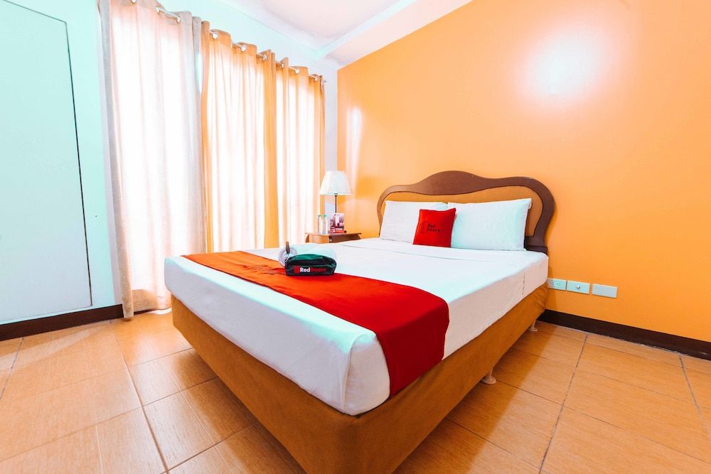 undefined RedDoorz @ Bel Air Soho Suites Makati City
