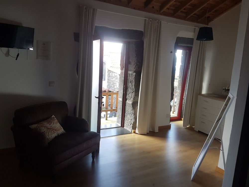 Sara Village Double Room, Sea View 16