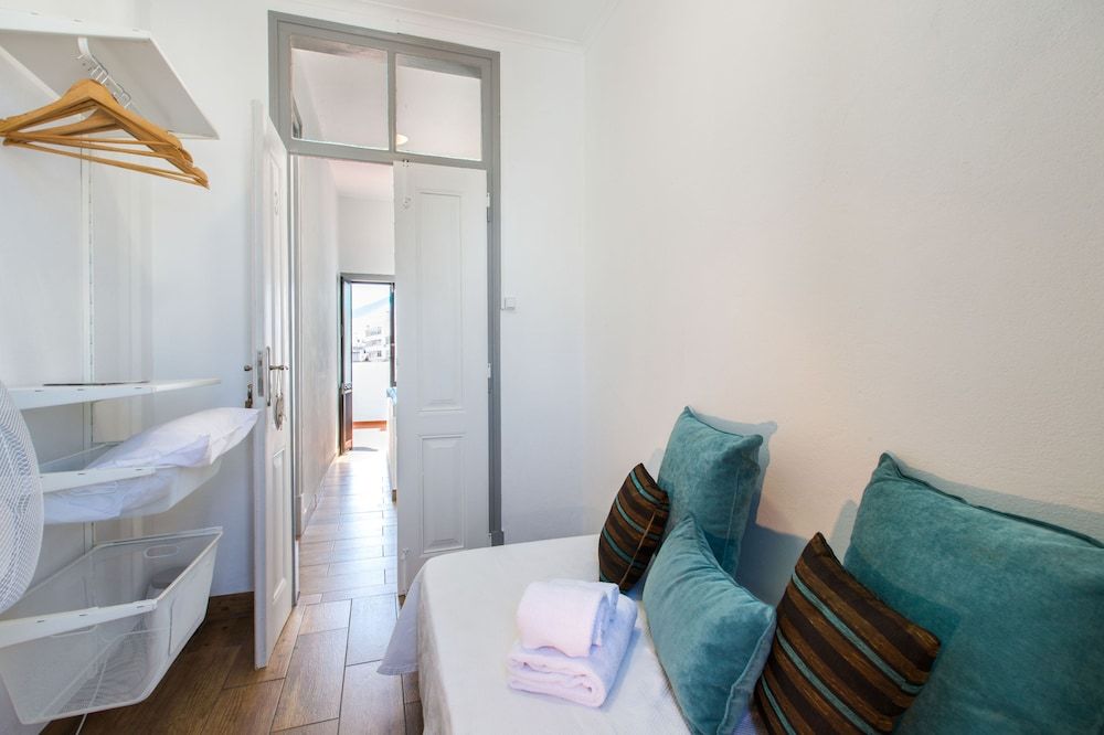 Classic Single Room, 1 Twin Bed, Shared Bathroom