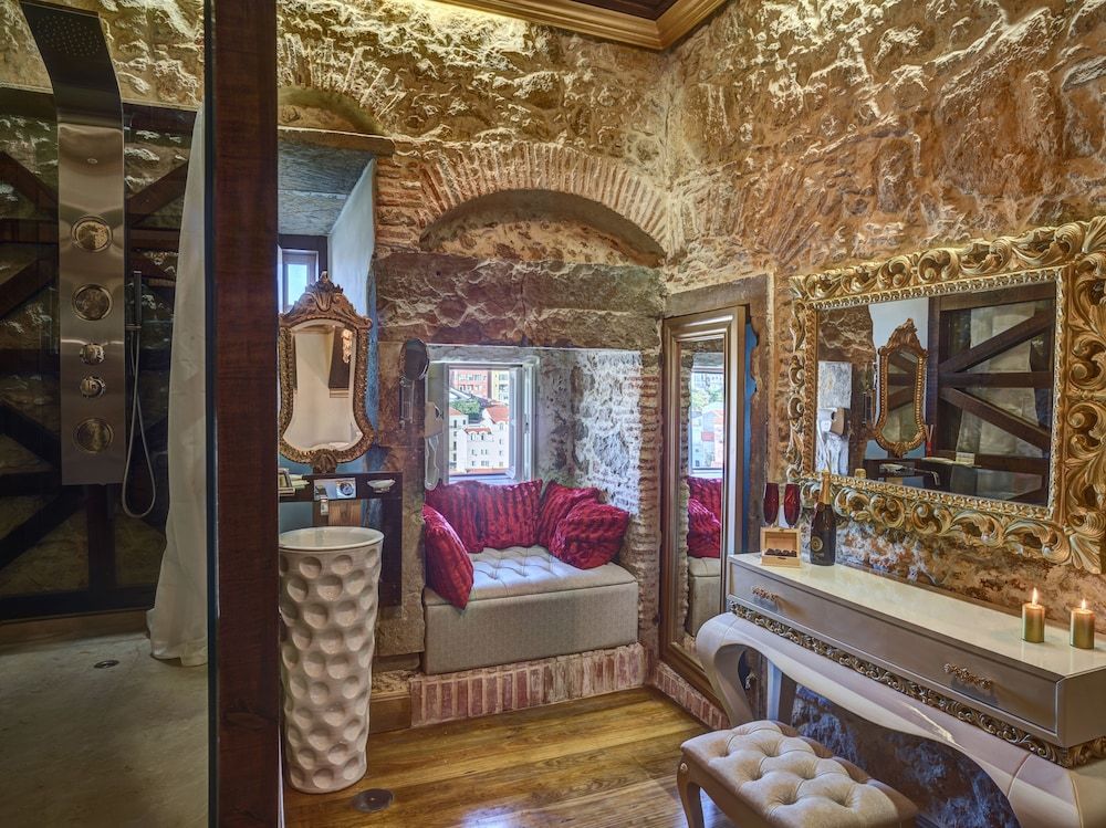 Solar Antigo Luxury Coimbra Deluxe Suite, City View 13