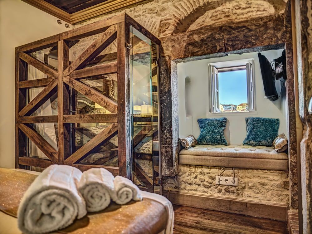 Solar Antigo Luxury Coimbra Deluxe Suite, City View 16