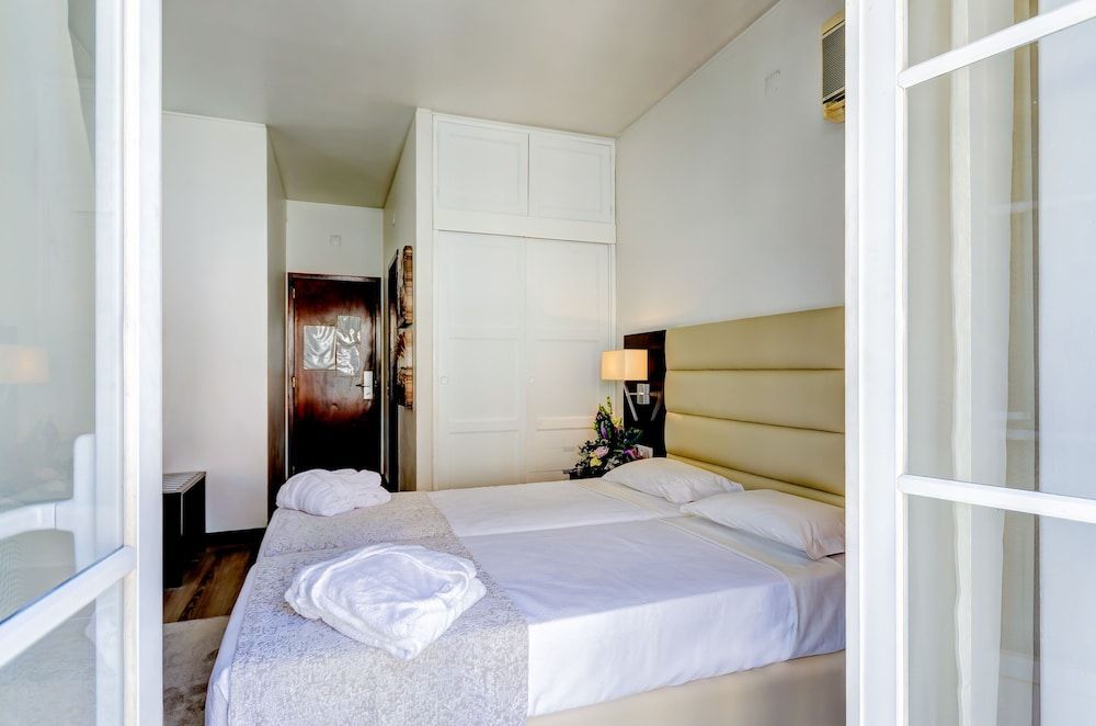 Hotel LX Rossio Twin Room 5