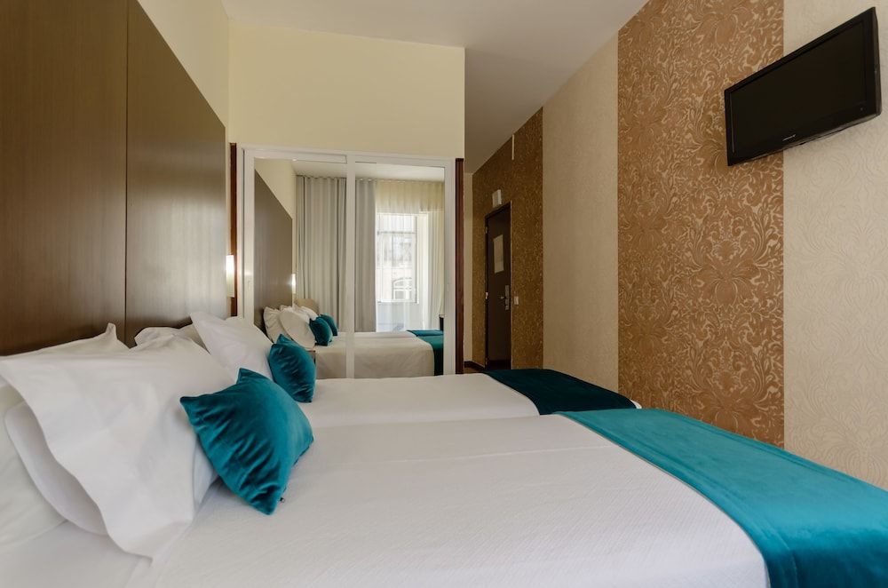 Hotel LX Rossio Twin Room 9