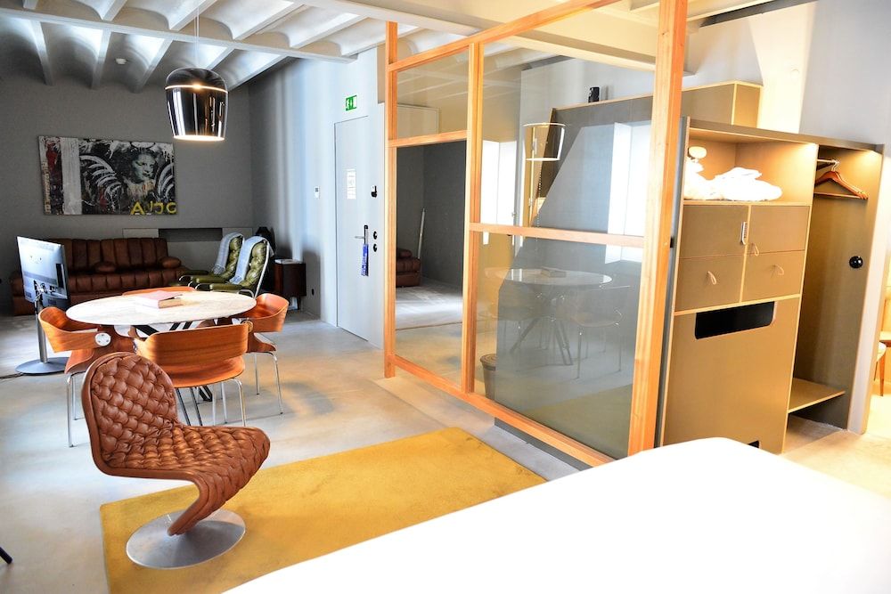 Raw Culture Arts & Lofts Bairro Alto Deluxe Loft 8