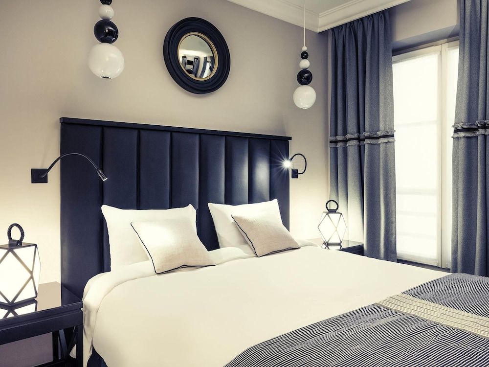 Mercure Paris Arc de Triomphe Wagram Classic Double Room, 1 Double Bed