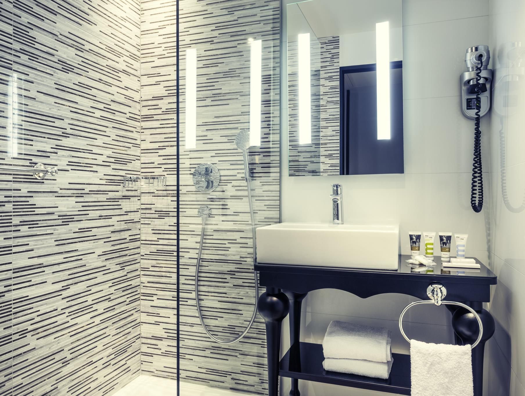 undefined Mercure Paris Arc de Triomphe Wagram 9