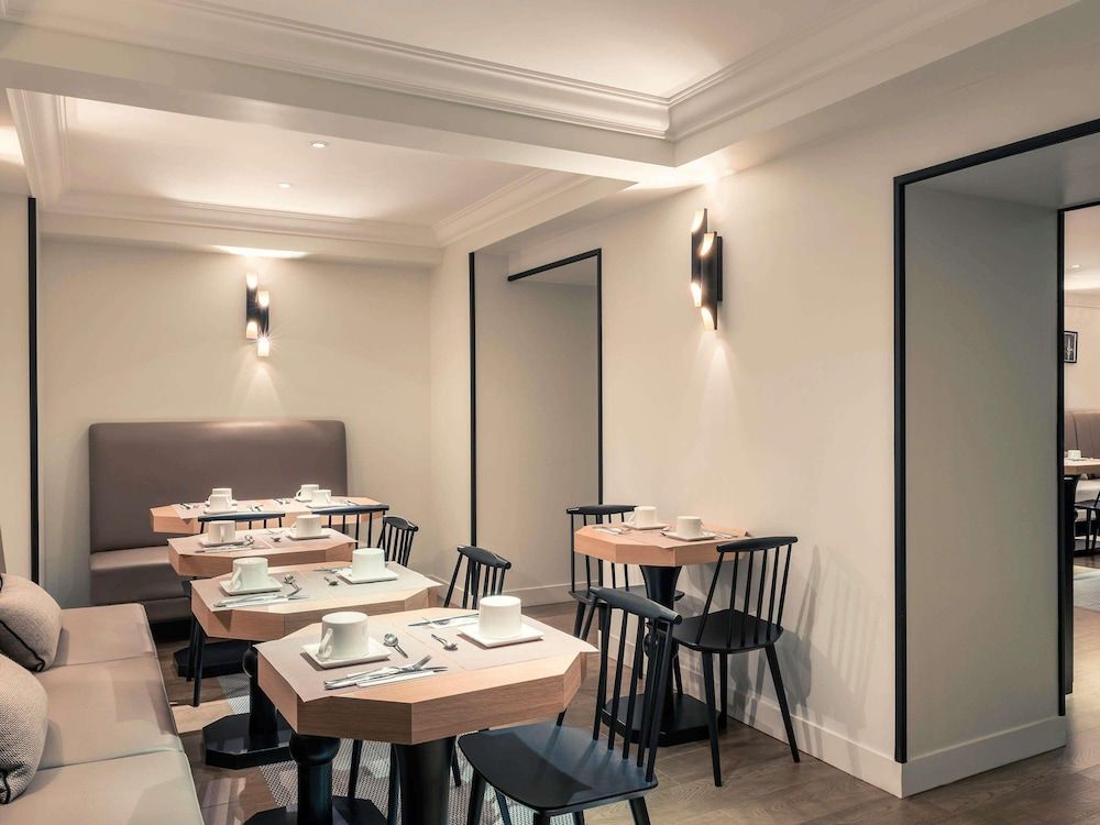 undefined Mercure Paris Arc de Triomphe Wagram 8