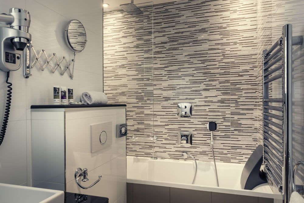 undefined Mercure Paris Arc de Triomphe Wagram 6