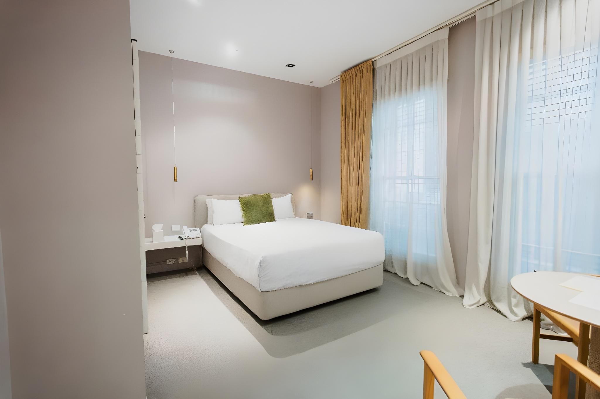 The Prince Hotel Deluxe Room 2