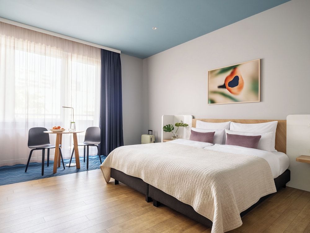 Numa Berlin Kudamm Medium Room with Balcony 2