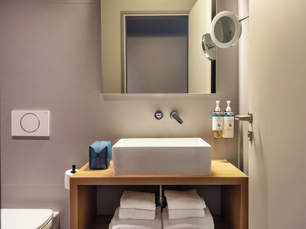 Numa Berlin Kudamm Medium Room with Balcony 5