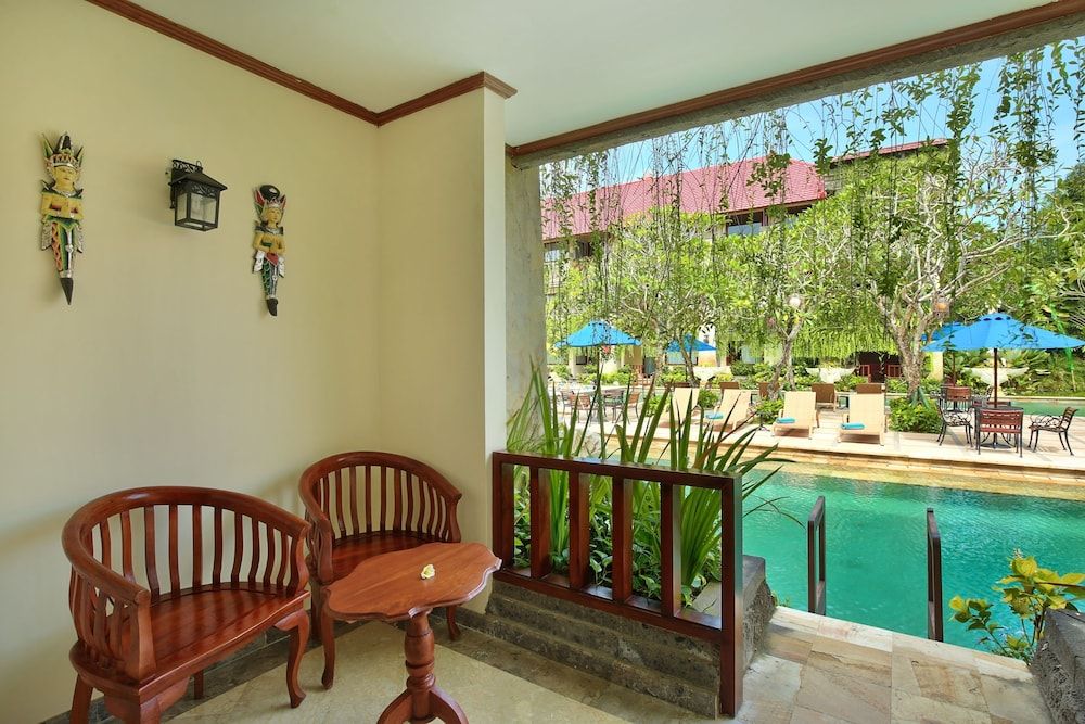 Deluxe Room, Pool Access