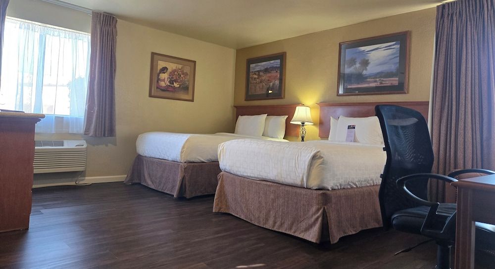 Clarion Inn Standard Room, 2 Queen Beds, Non Smoking