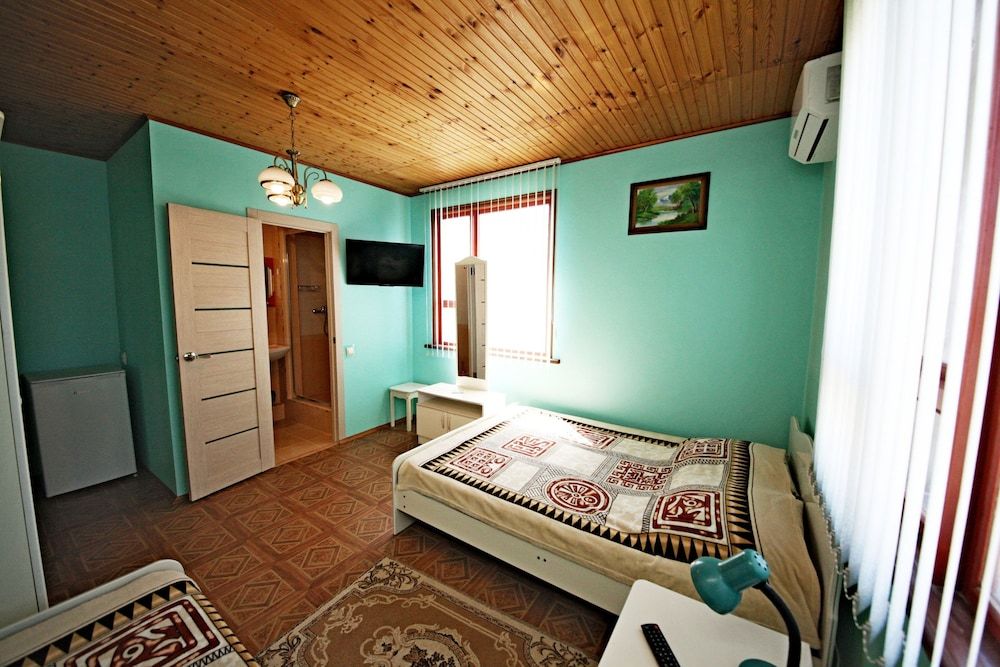 Comfort Triple Room, Private Bathroom