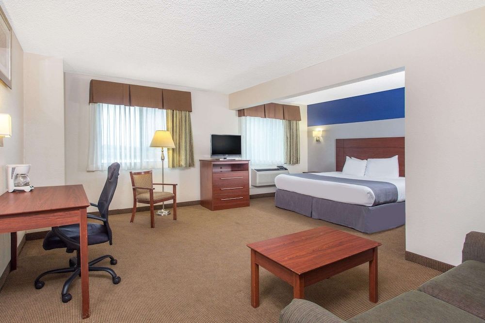 Standard Room, 1 King Bed, Non Smoking