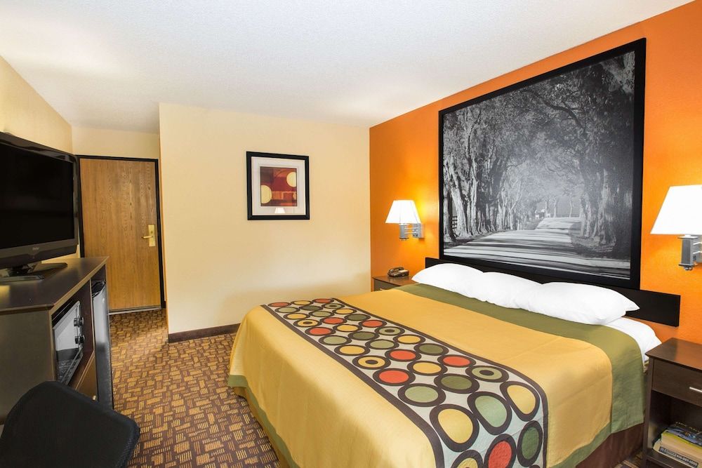 Standard Room, 1 Queen Bed, Accessible