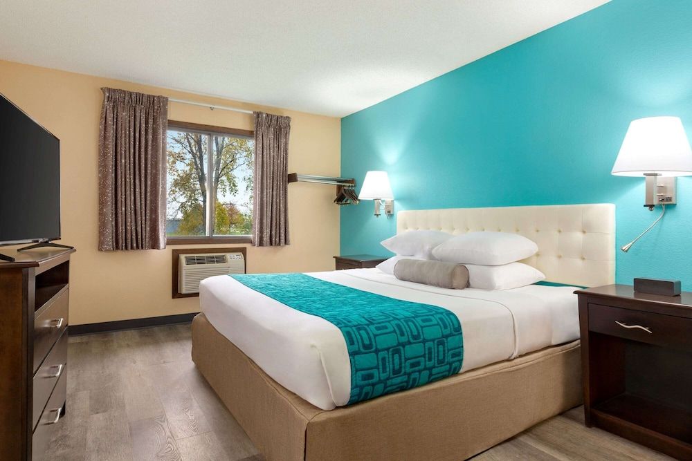 Deluxe Room, 1 King Bed, Non Smoking