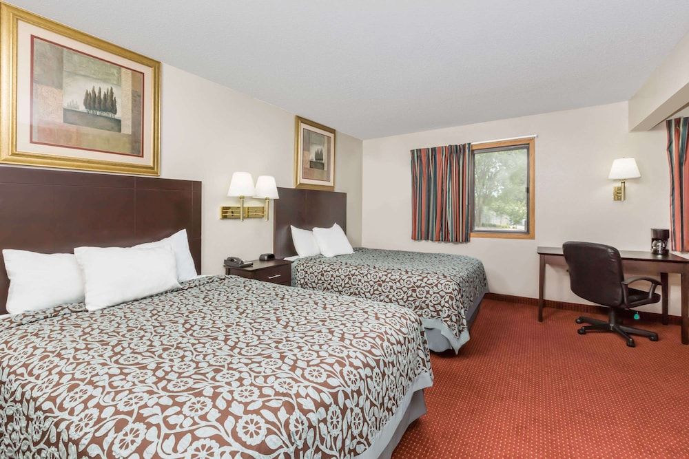 Suite, 2 Queen Beds, Non Smoking