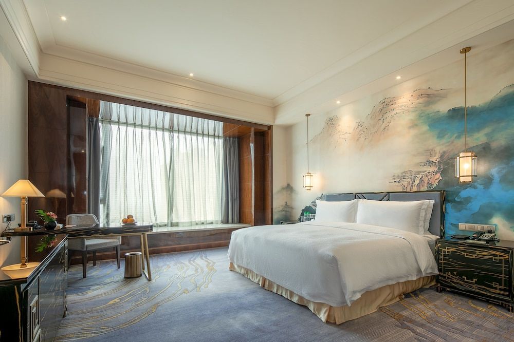 Chateau Star River Shaanxi Executive Double Room, 1 King Bed (Hot Spring Access) 2