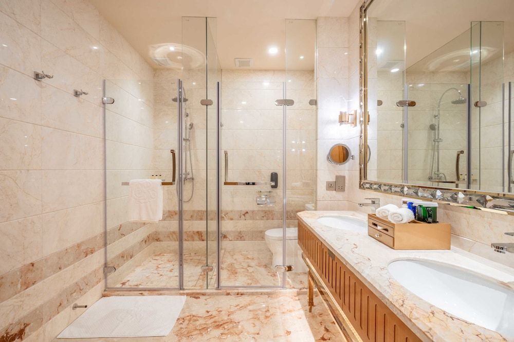 Chateau Star River Shaanxi Deluxe Double Room, 1 King Bed (Hot Spring Access) 9