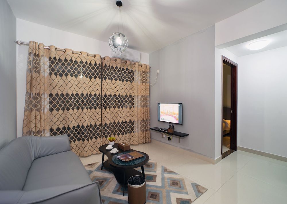 Nomo Residence GZ - Royal Garden Deluxe Suite with River View 5