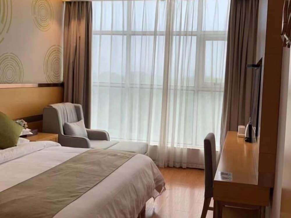 Business Queen Room