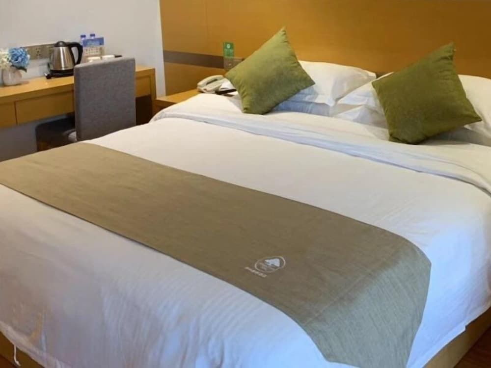 Business Queen Room