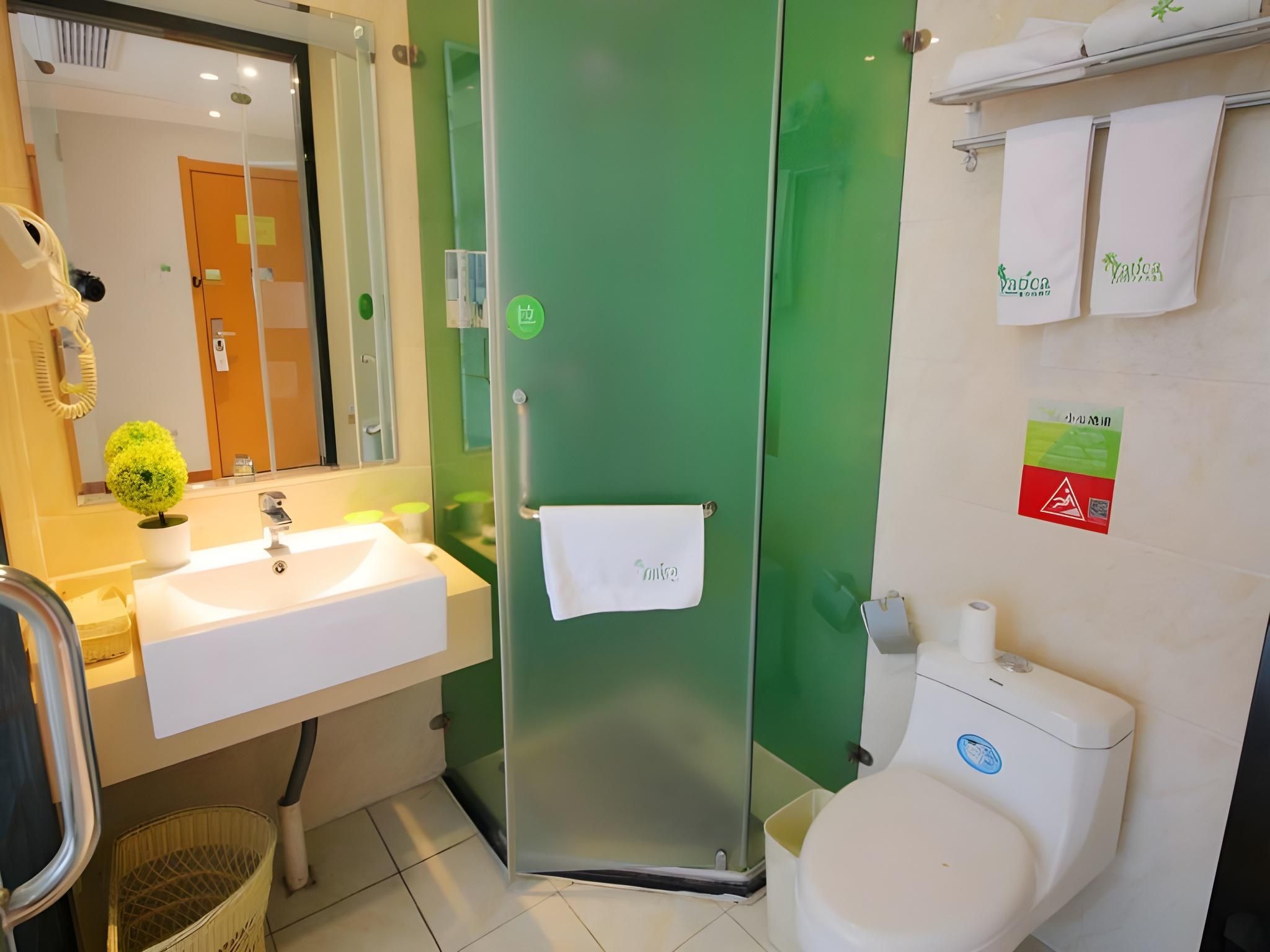 GTI - Yiran 1 Bed Room, 1.8M Bed