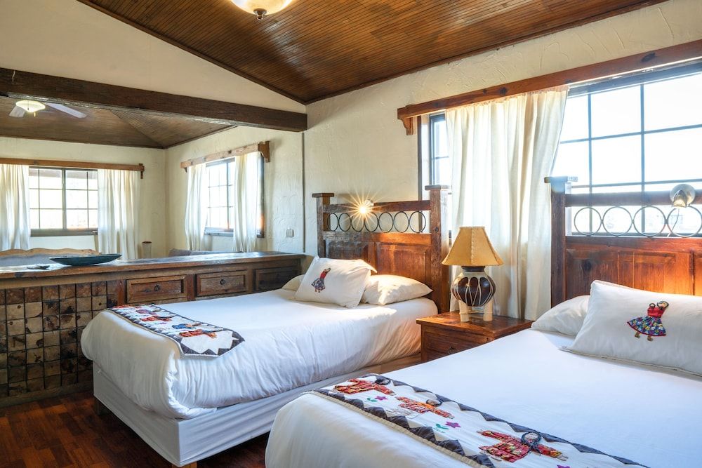 Villa Mexicana Creel Mountain Lodge Master suite with private bedroom