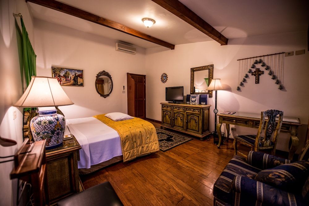 La Mansión del Sol Deluxe Room, 1 King Bed 5