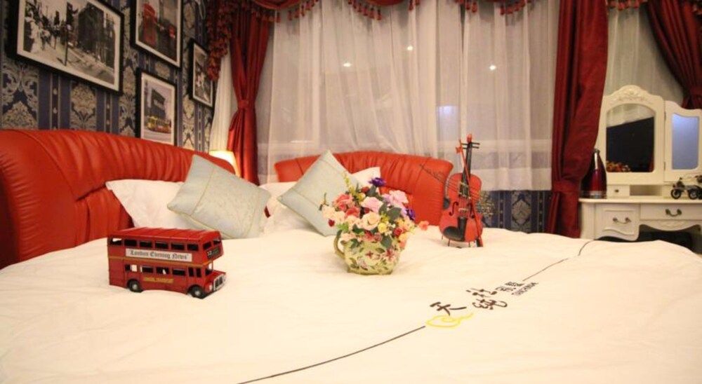 Deluxe Round-bed Room-Chinese Only